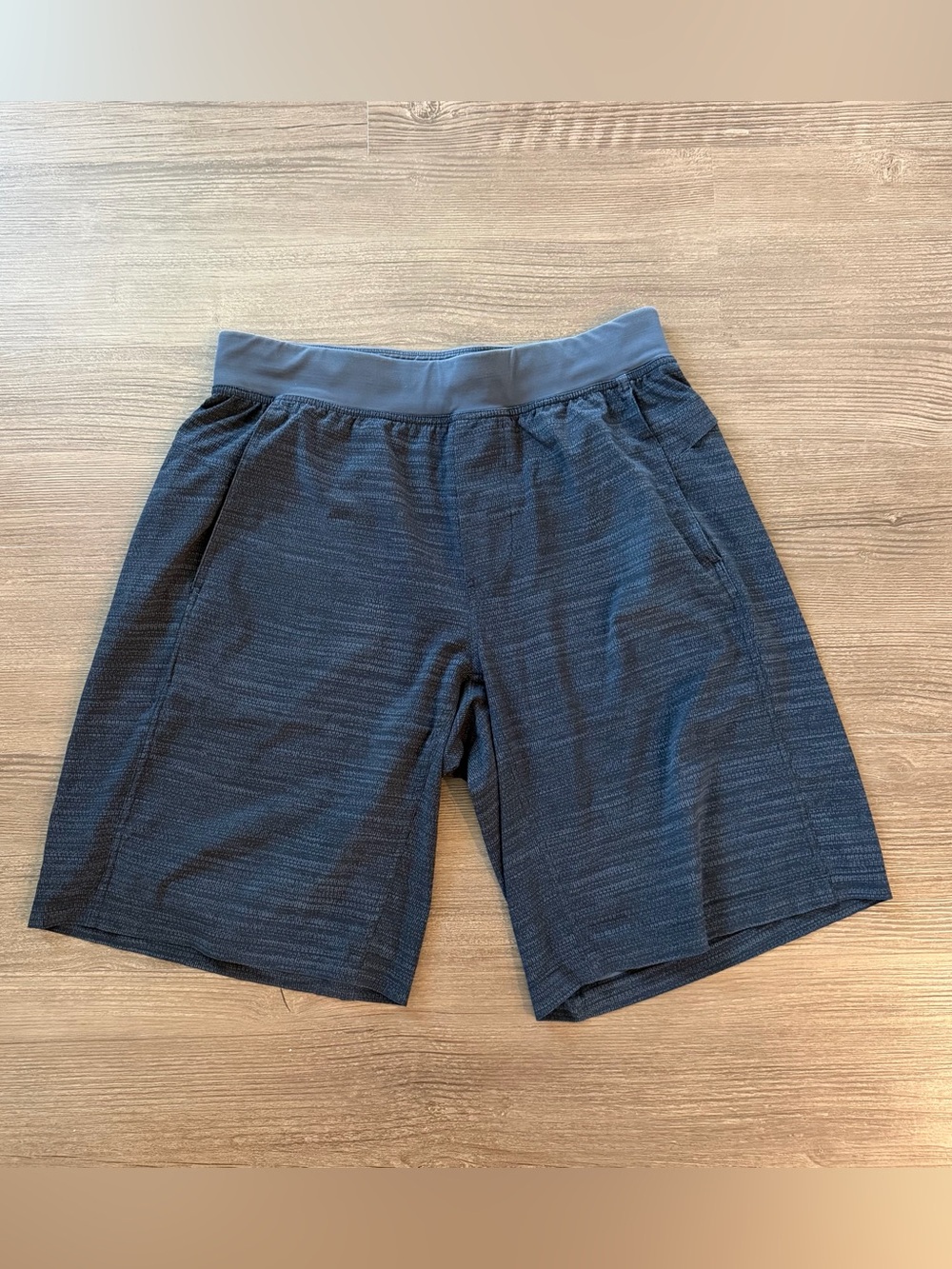 Lululemon Men’s Large Black Gray Heathered Athletic Training Shorts